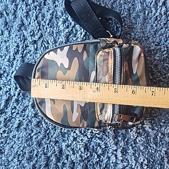 Mini Camouflage Bookbag - Picture 6 of 7